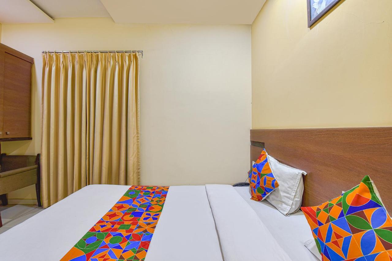 Fabhotel Rb Residency Surat Eksteriør billede